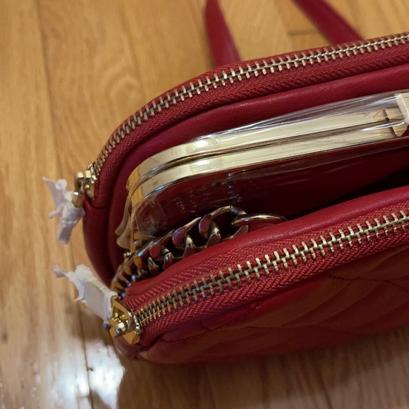 Bebe red quilted gold chain bag new with the tags - Picture 4 of 5